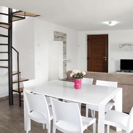 Rustico Maria Full House View Escape *